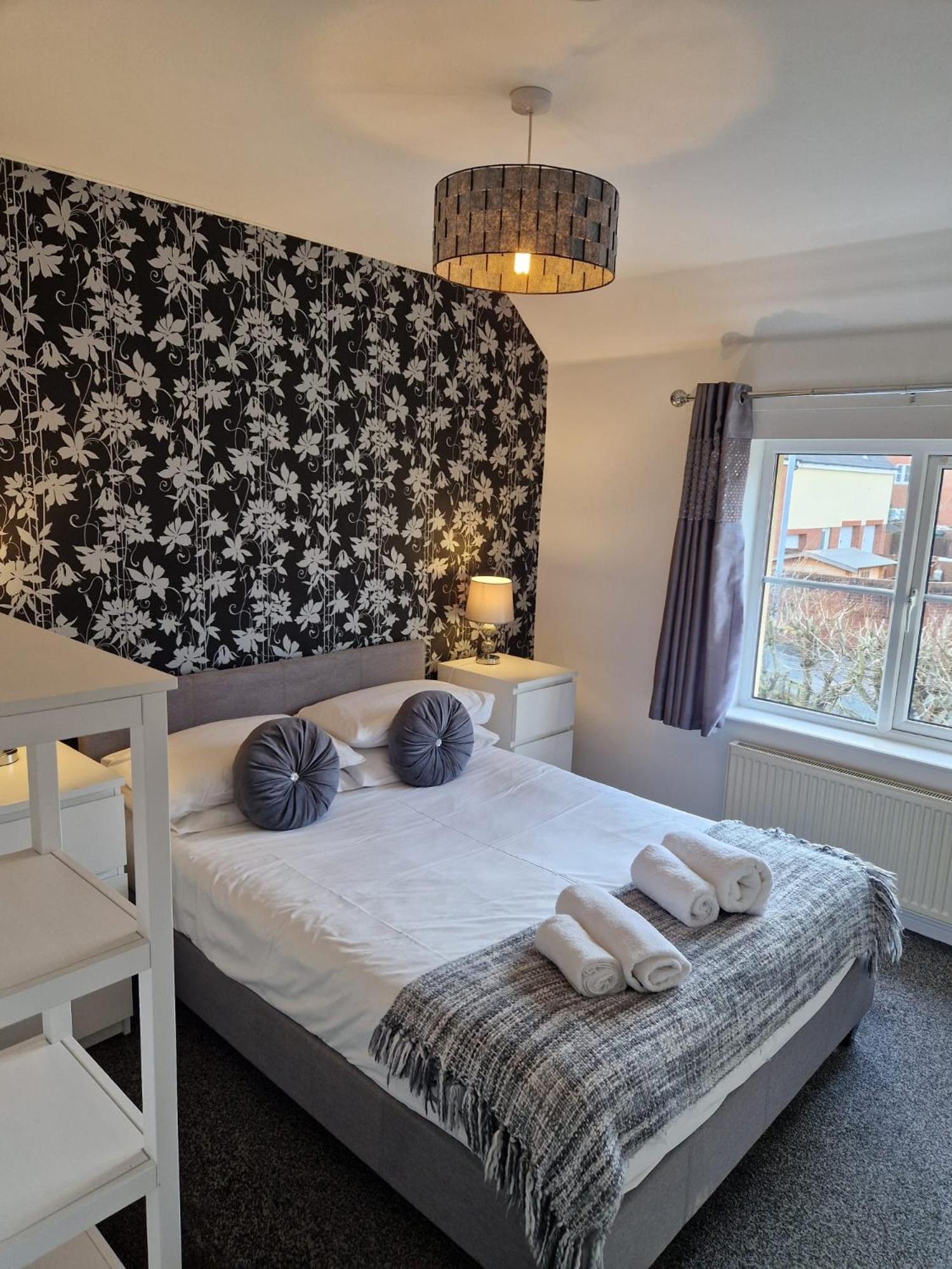 Hereford - Mayflower Coach House, Modern 2 Bedroom Property With Parking, Located South Of Hereford City, Suitable For Small Family, Couple Or Contractors - Sleeps Up To 5 Guests - Hosted By Rentmyhouse Luaran gambar