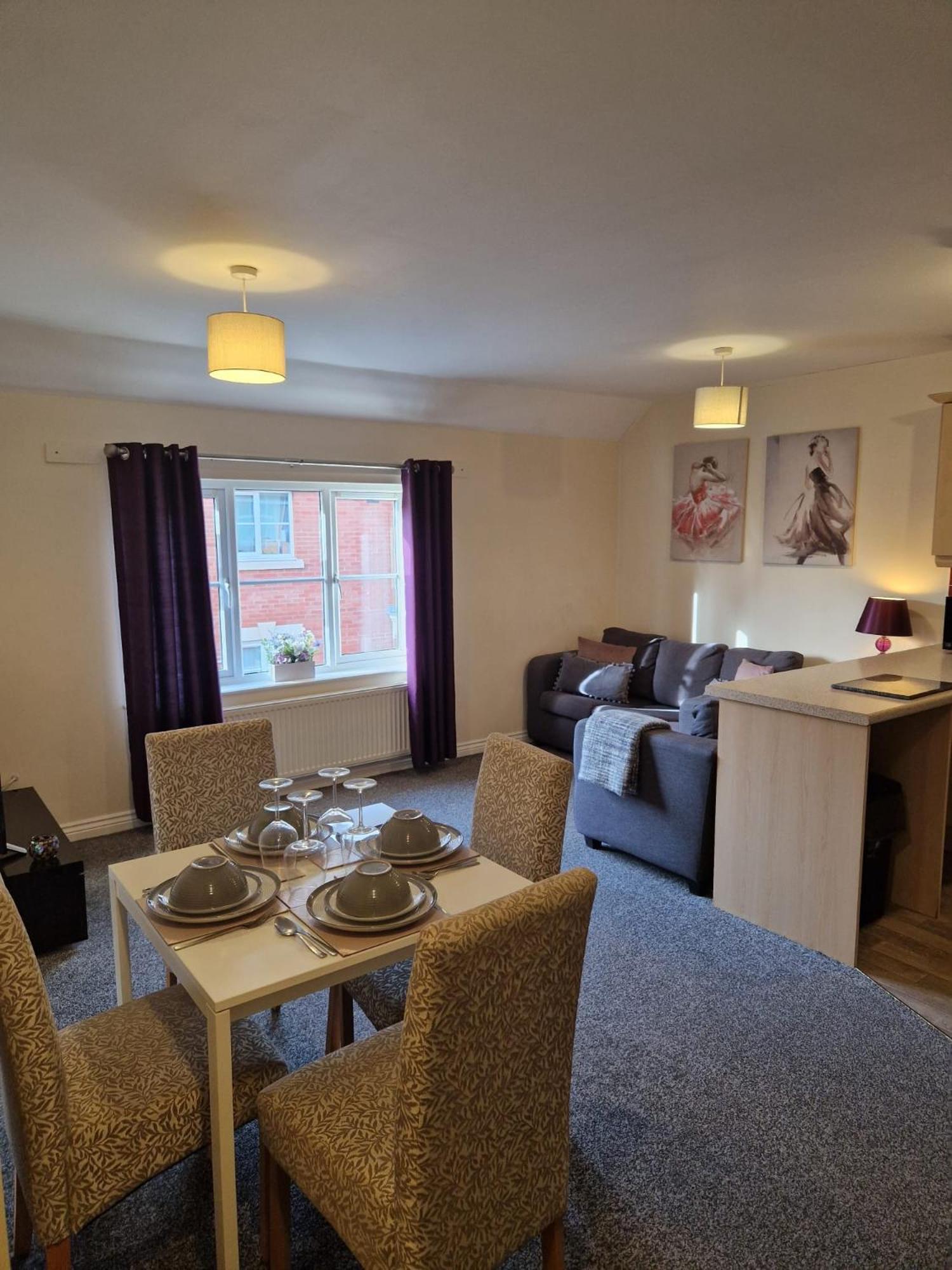 Hereford - Mayflower Coach House, Modern 2 Bedroom Property With Parking, Located South Of Hereford City, Suitable For Small Family, Couple Or Contractors - Sleeps Up To 5 Guests - Hosted By Rentmyhouse Luaran gambar