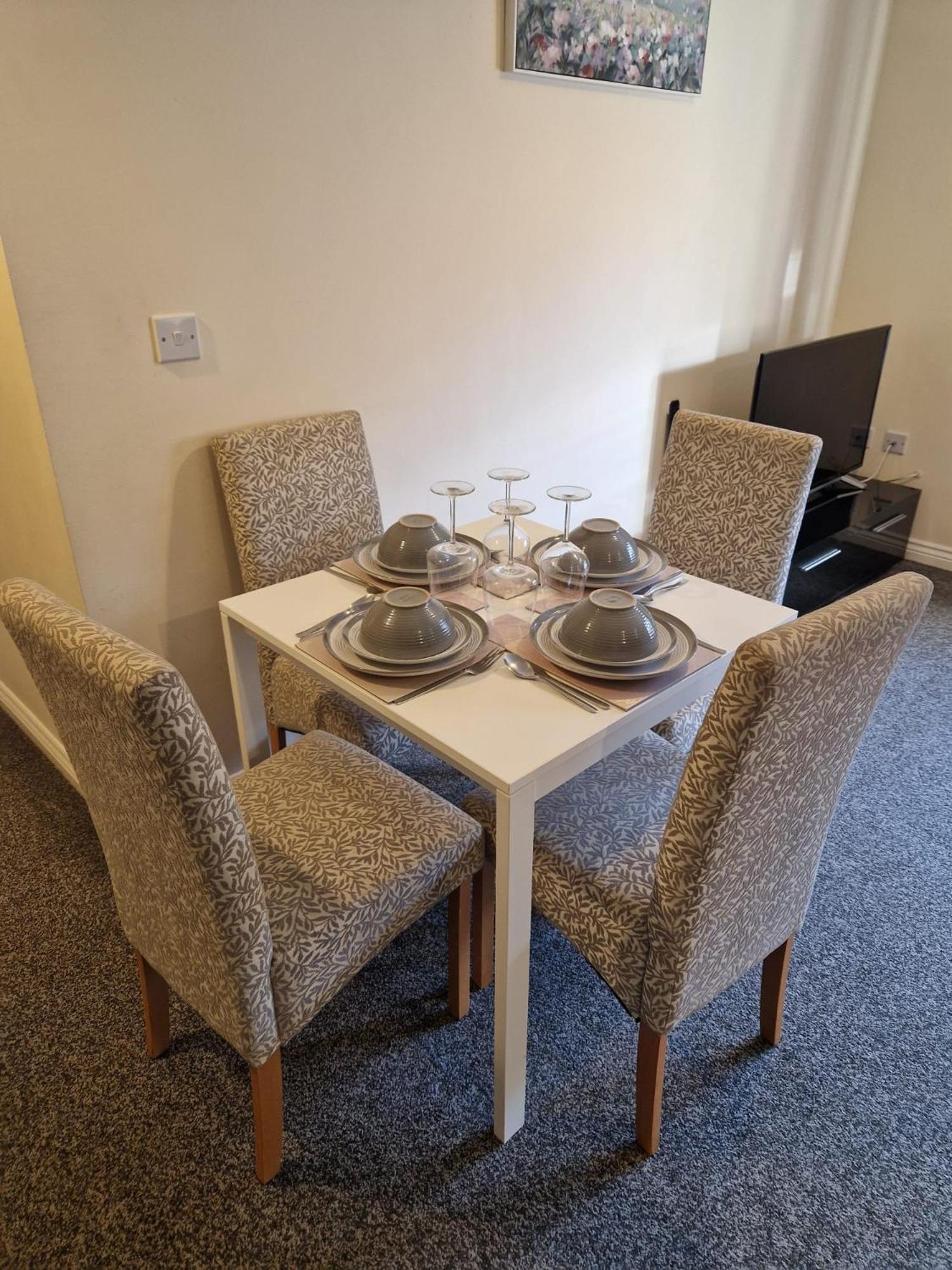 Hereford - Mayflower Coach House, Modern 2 Bedroom Property With Parking, Located South Of Hereford City, Suitable For Small Family, Couple Or Contractors - Sleeps Up To 5 Guests - Hosted By Rentmyhouse Luaran gambar