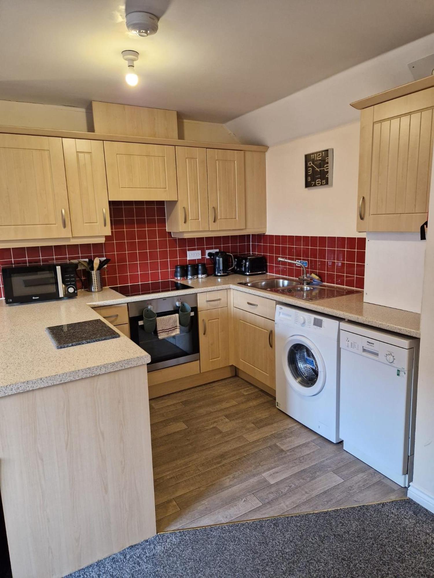 Hereford - Mayflower Coach House, Modern 2 Bedroom Property With Parking, Located South Of Hereford City, Suitable For Small Family, Couple Or Contractors - Sleeps Up To 5 Guests - Hosted By Rentmyhouse Luaran gambar