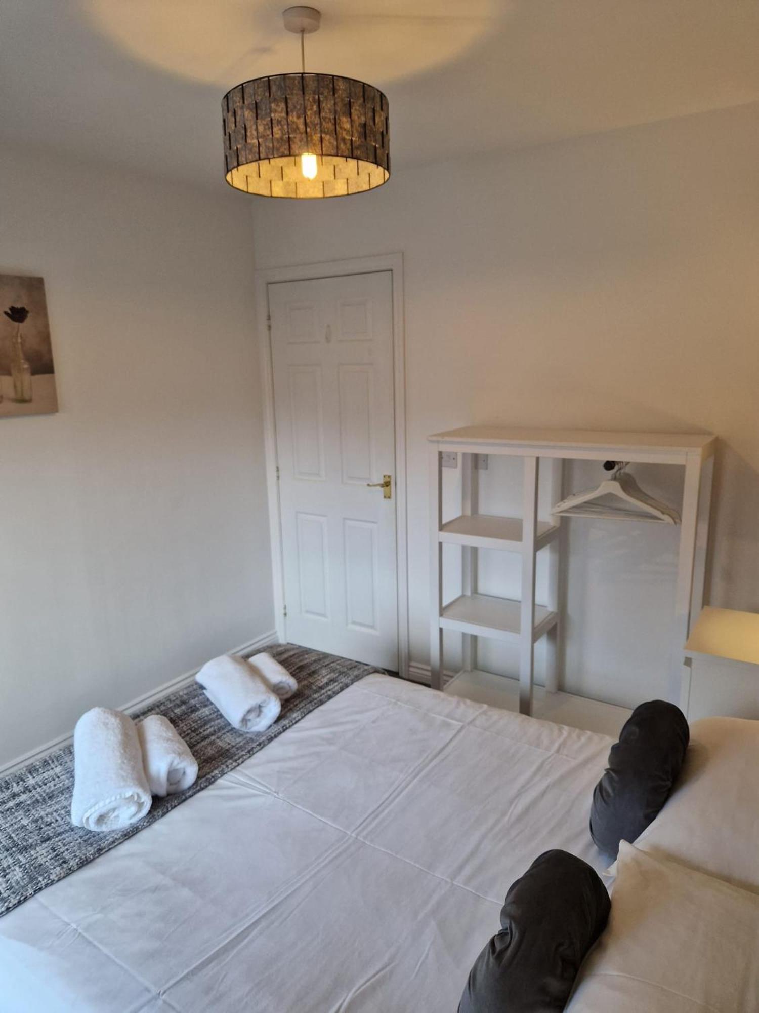Hereford - Mayflower Coach House, Modern 2 Bedroom Property With Parking, Located South Of Hereford City, Suitable For Small Family, Couple Or Contractors - Sleeps Up To 5 Guests - Hosted By Rentmyhouse Luaran gambar